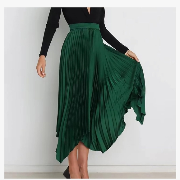 Elegant Pleated  Skirt High Waisted Emerold  Irregular Hem Skirt size XL… - Picture 4 of 5